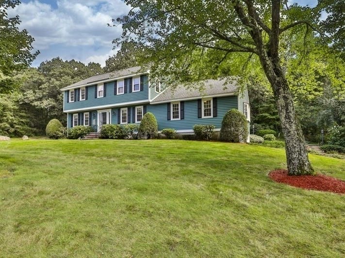 Check Out This 4-BR Colonial On The Market In Tewksbury