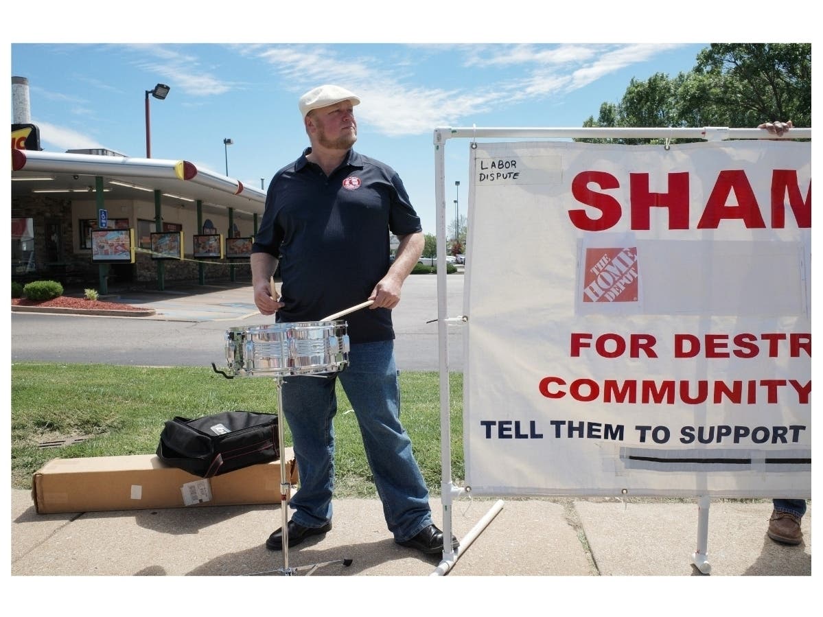 St. Louis Home Depot Under Fire For Hiring Out-Of-State Painters