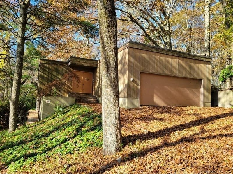 'A Real 60's "Mad Men" Feel' At This Contemporary Ranch In Wilton 