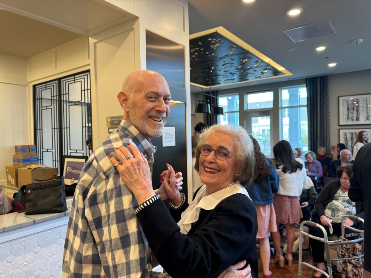 Ridgefield Station Senior Living recently held their 2nd Annual "Senior/Senior Prom" with high school seniors from the National Honor Society at Ridgefield High School. 