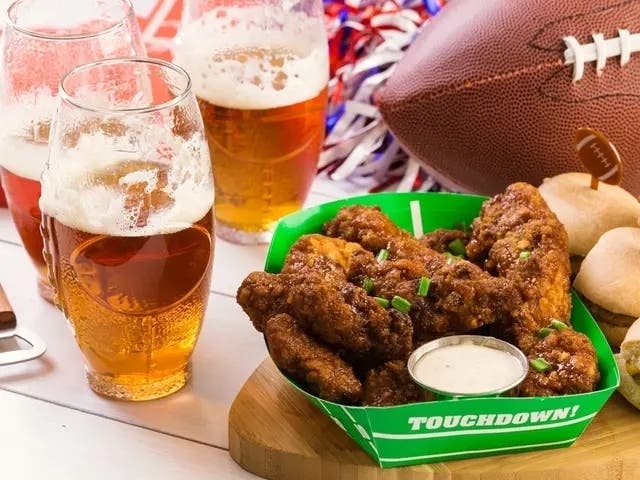 12 Of The Best Places To Watch The Big Game In Bristol And Warren