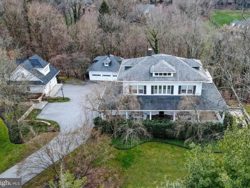 MD Dream Homes: $1M English Manor; Bayfront Cabin With Cottage