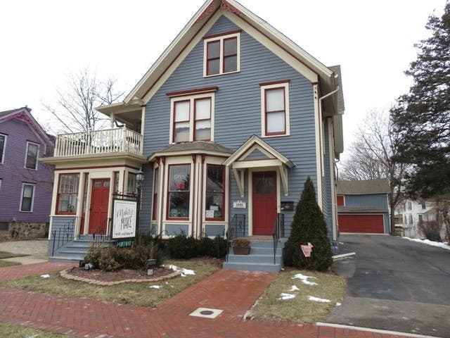 Commercial Rental In The Revitalized Algonquin Business Dist.