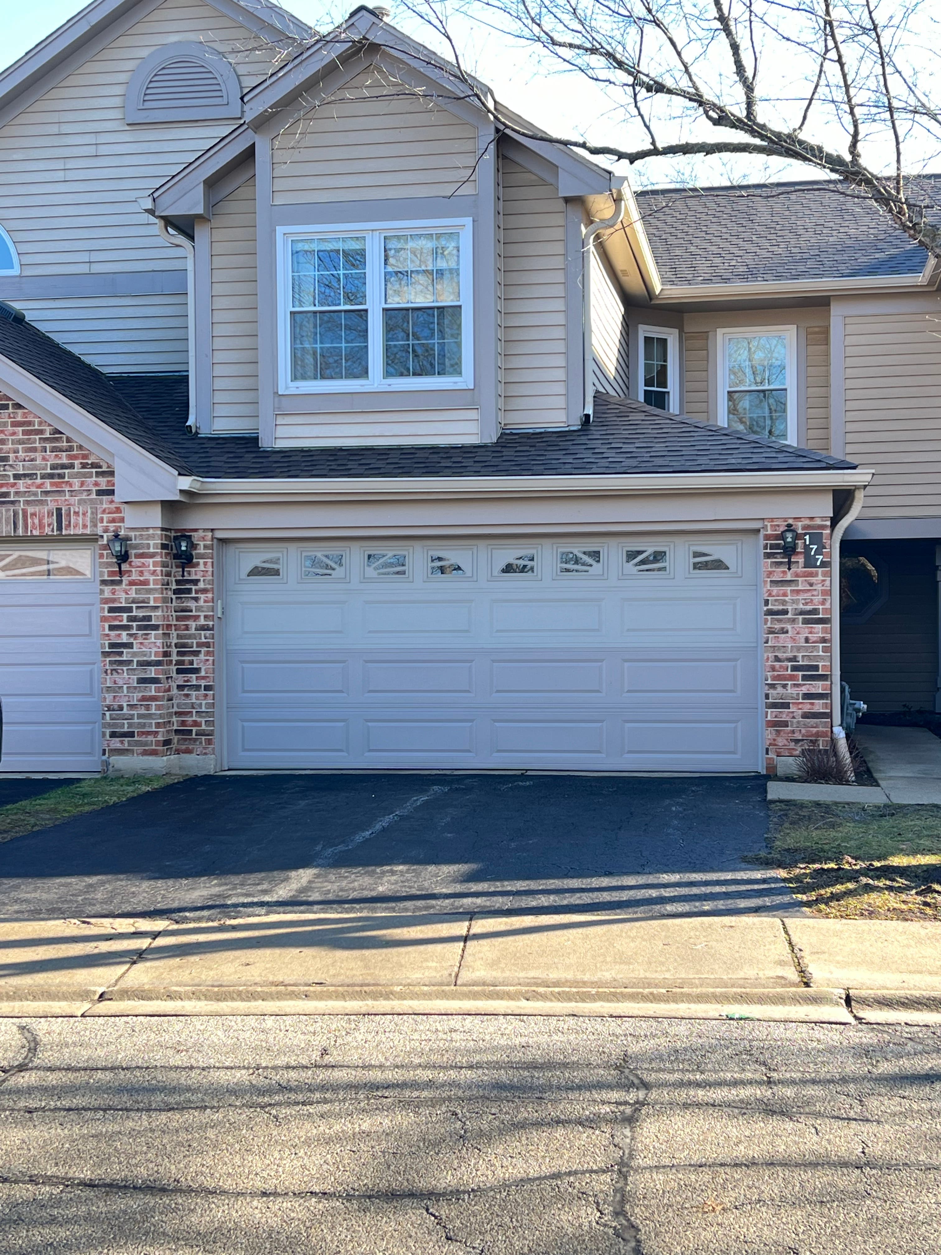 Fabulous 2 story townhome for rent in Oak Creek!