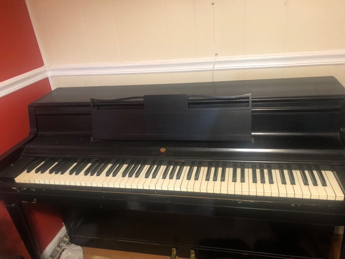 Free untuned Wurlitzer piano