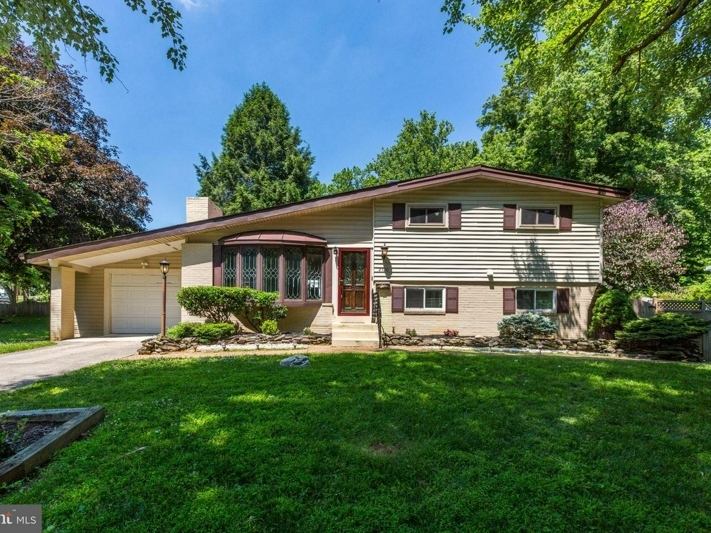 Wow House: Lounge On Your Own Private Patio Shaded By Mature Trees