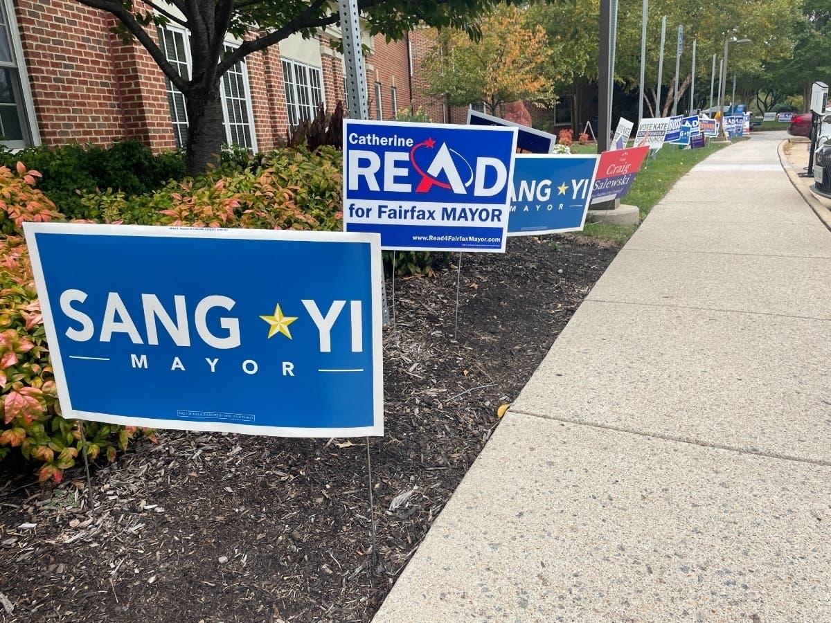 Fairfax City mayoral candidates Sang Yi and Catherine Read reported receiving a combined total of more than $210,000 in campaign contributions in 2022.