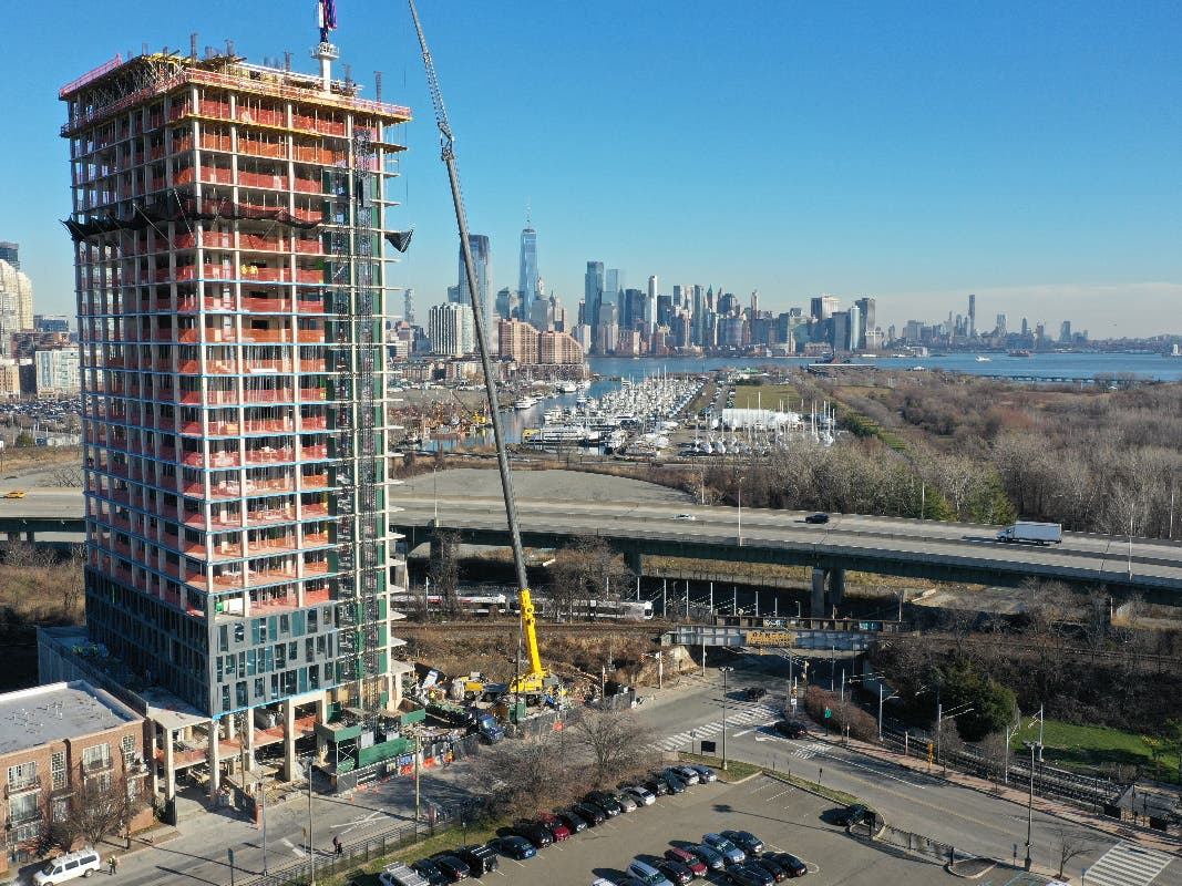 24-Story Building Growing In Jersey City's Bergen-Lafayette Section