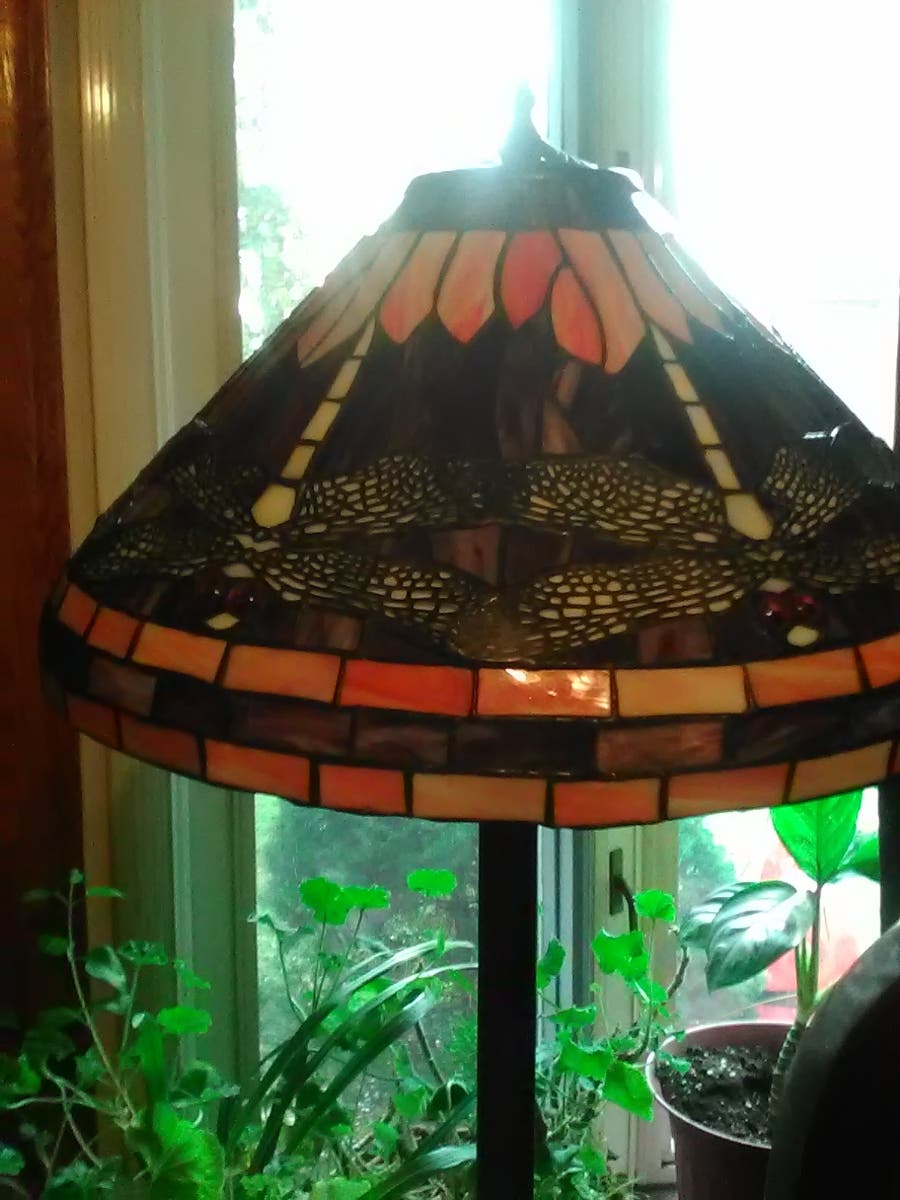 Tiffany style floor lamp made in 1999.good condition .