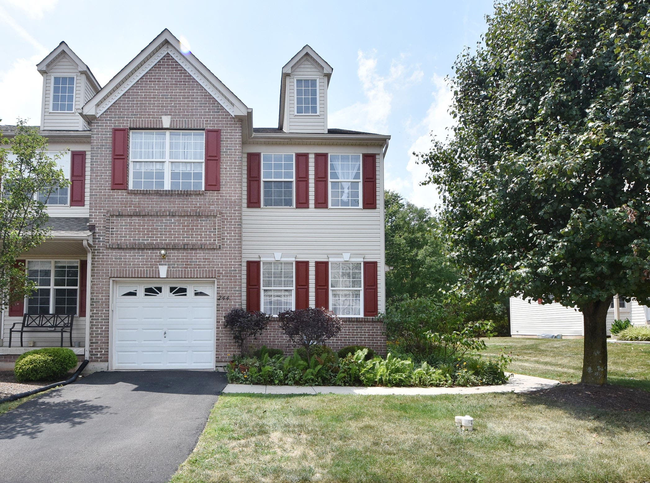 Spacious 4BR Townhome in Heather Meadows, Hatfield, PA | Alderfer Auction