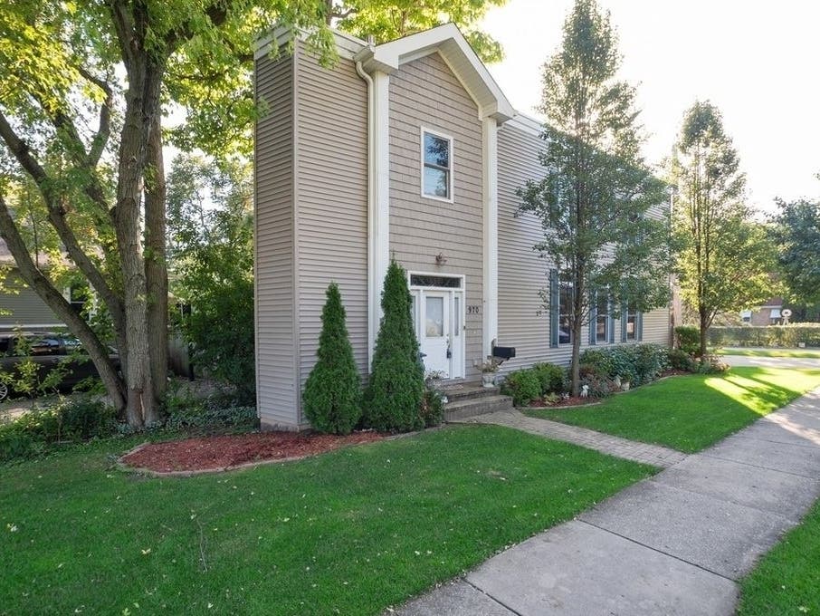 Built in 2003, the home appears to be no wider than six feet at the east end.