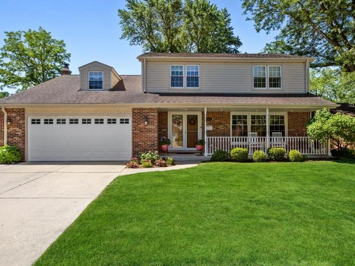 Wow House: Meticulously Maintained Home In Heart Of Arlington Heights