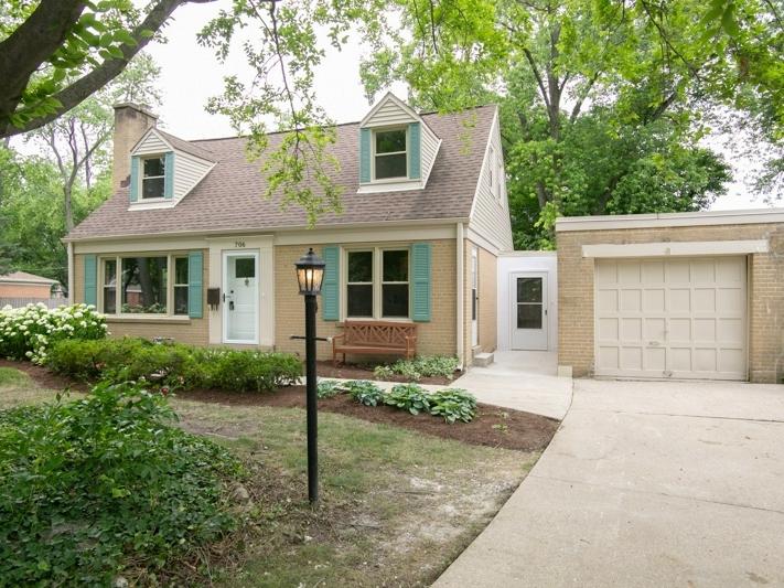 Wow House: Nestled In A Quiet Deerfield Neighborhood