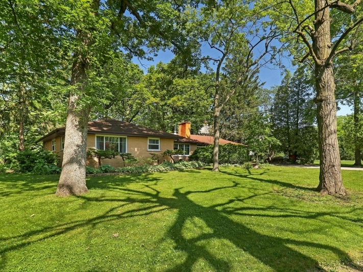 Wow House: Mid-Century Brick Ranch In Deerfield