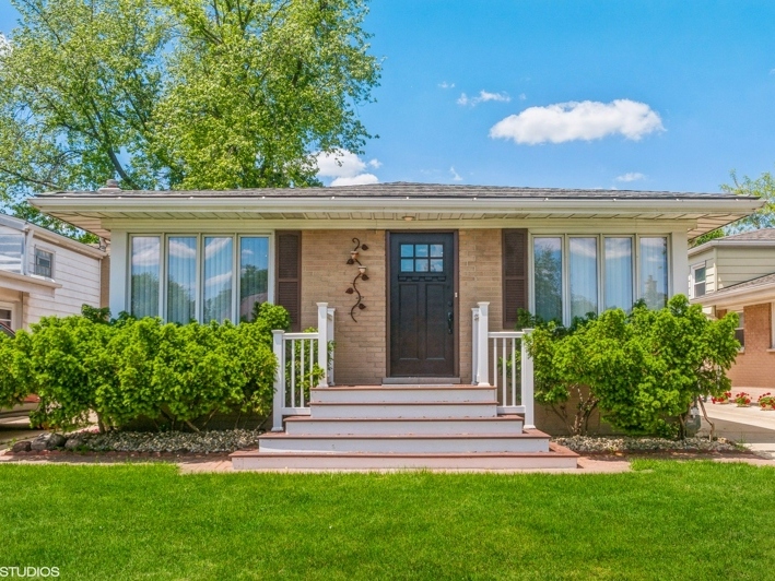 Wow House: Updated Brick Ranch Home In Arlington Heights 