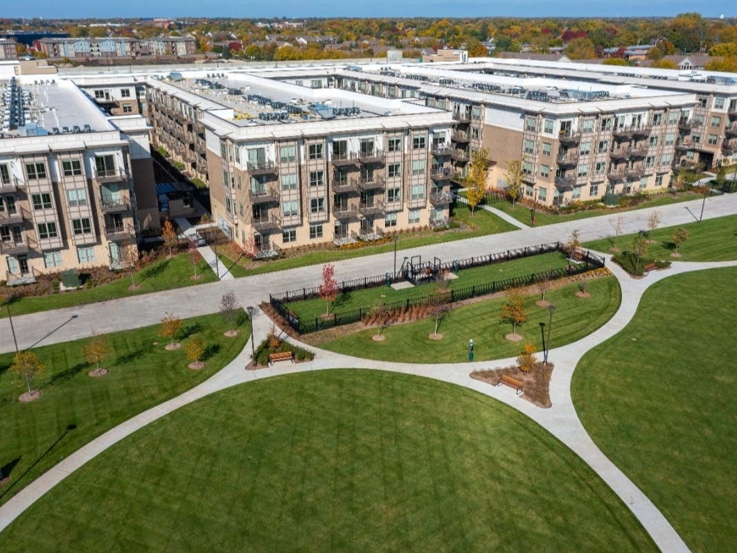 Construction Of 373 Luxury Apartments Complete In Schaumburg