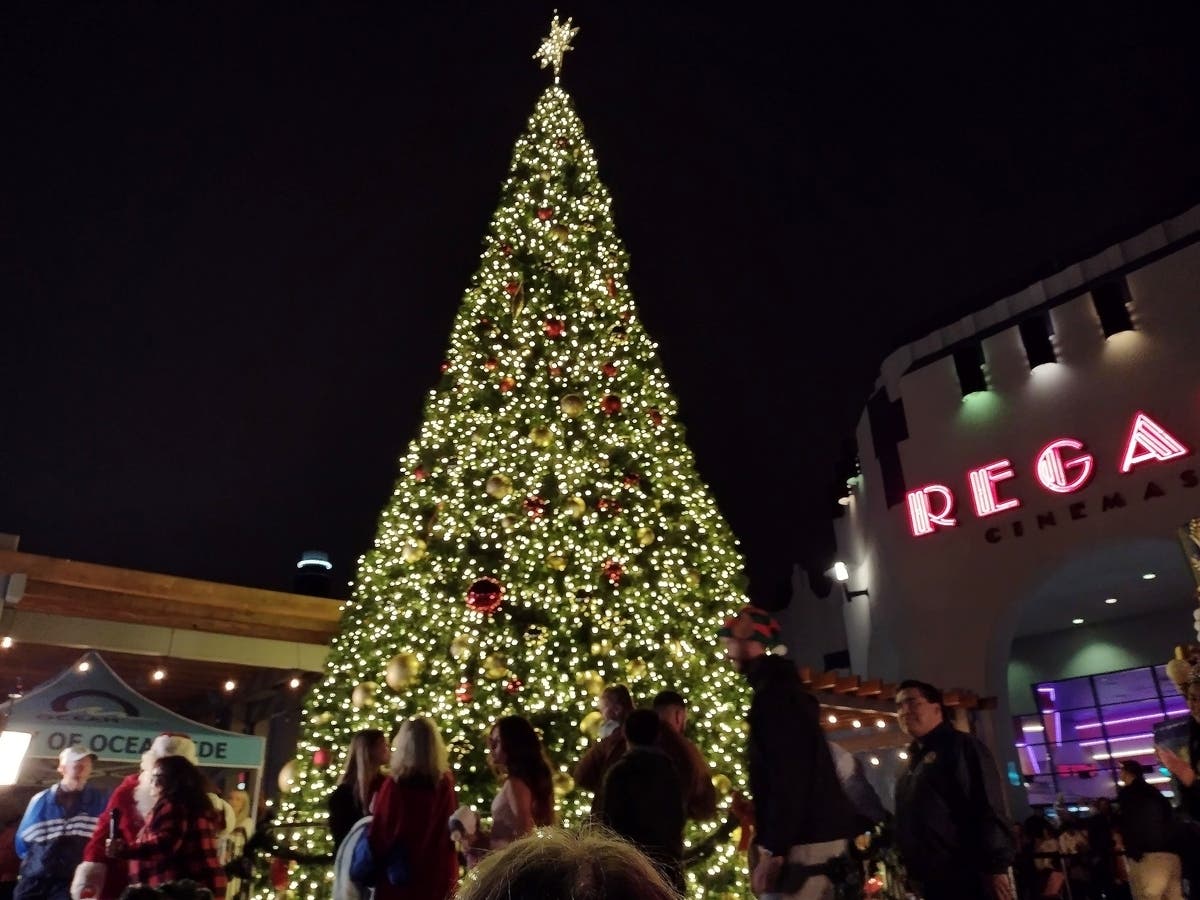 Santa will arrive at Gloucester Township’s Town Square on Dec. 2. Here’s what you need to know: 
