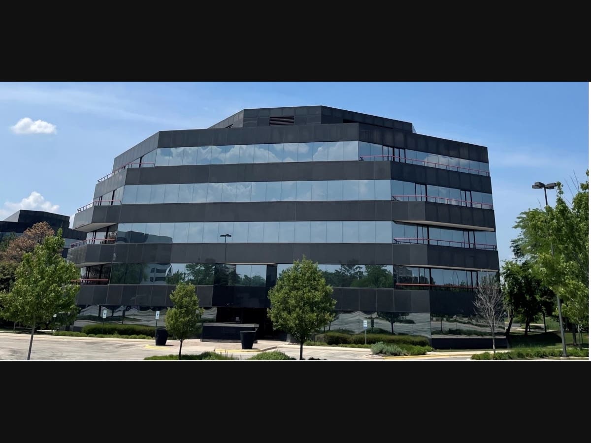 Lee & Associates of IL Sells Class A Office Building for $3.52M