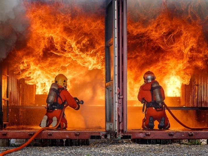 Early Morning Fire Extinguished In North Hollywood