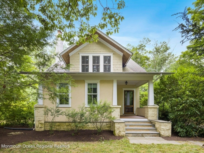 Princeton Colonial Close To Terhune Orchards, Downtown