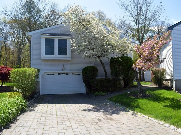 South Brunswick Home In Sought-After Neighborhood 