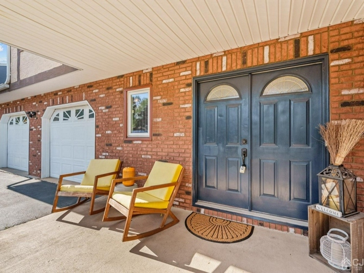 This East Brunswick Home Has A 'Gorgeous' Saltwater Pool 