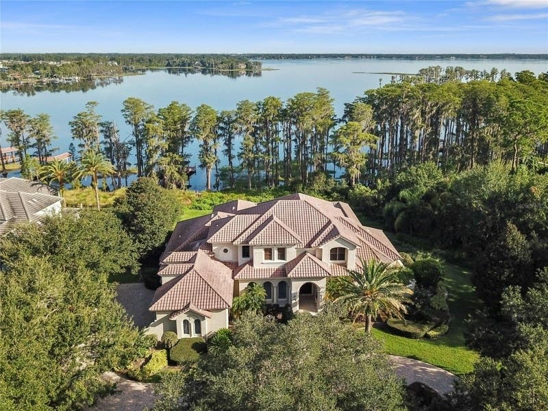 7 Luxury Lakefront Homes In FL With Stunning Views