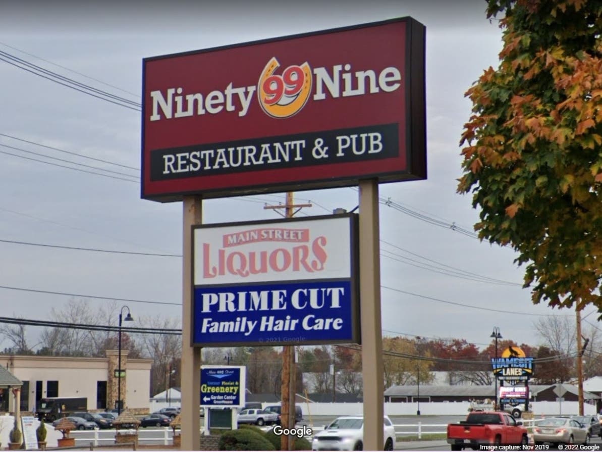 Ninety Nine Restaurant & Pub is located in Tewksbury at 401 Main St​.