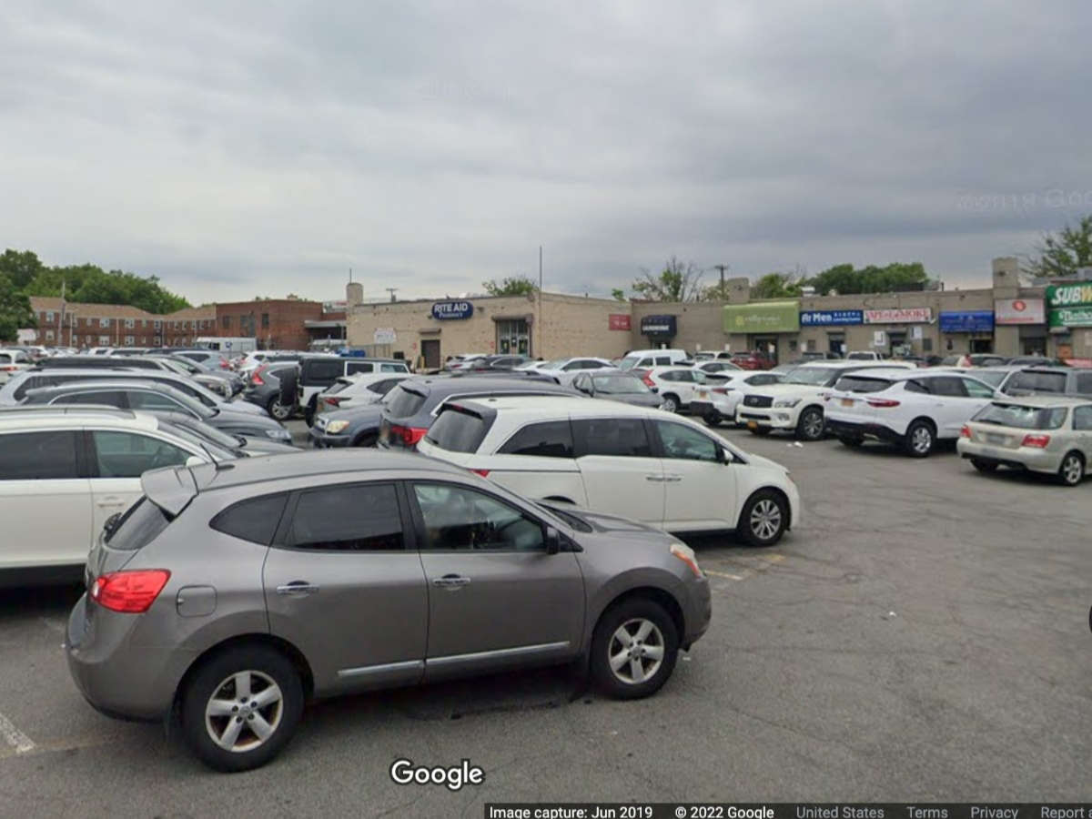 $32M Mall Sale Spurs Baysiders' Hopes For Wider Parking Spaces