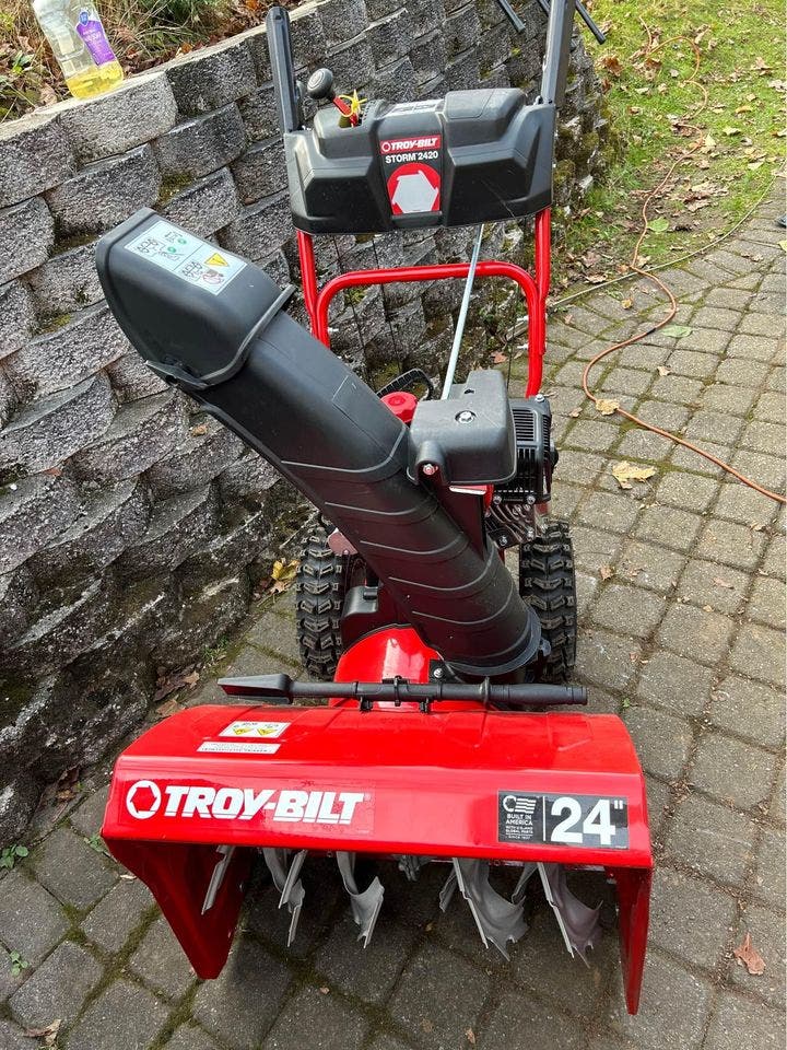 Troy Bilt 24" Snow Blower