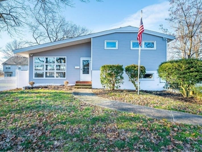 See Inside Bright, Airy Home Newly-Listed In Edison