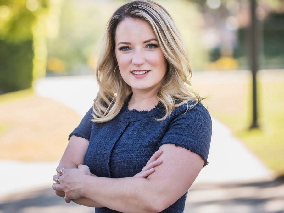 West Hollywood City Council member Lindsey Horvath officially declared victory over Bob Hertzberg in the race for the District 3 seat. 