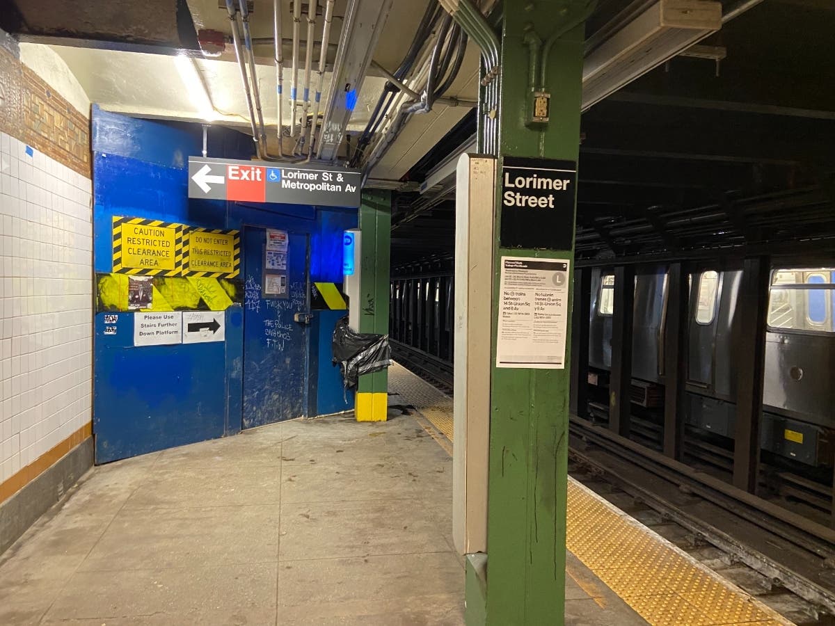 12-YO Fell Onto L Train Tracks In Brooklyn, NYPD Says 