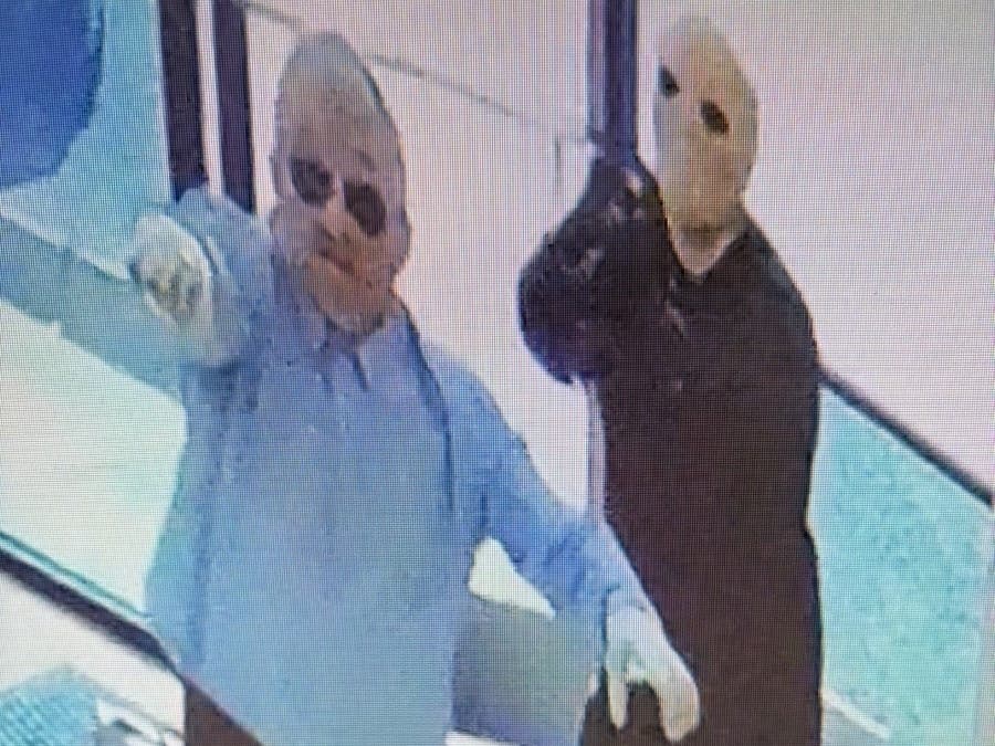 Masked Men Rob Dearborn Jewelry Stole At Gunpoint; No Arrests: Police