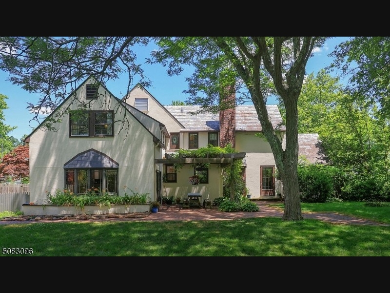 Check Out This $1.25M Union Co. Home With Brick Patio + Grape Arbor