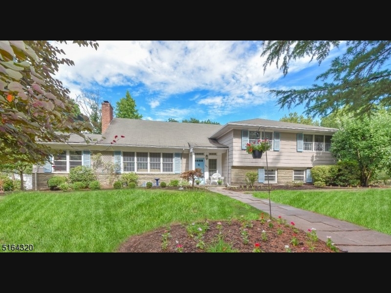 This $1M Union County Home Boasts In-Ground Pool + Jacuzzi