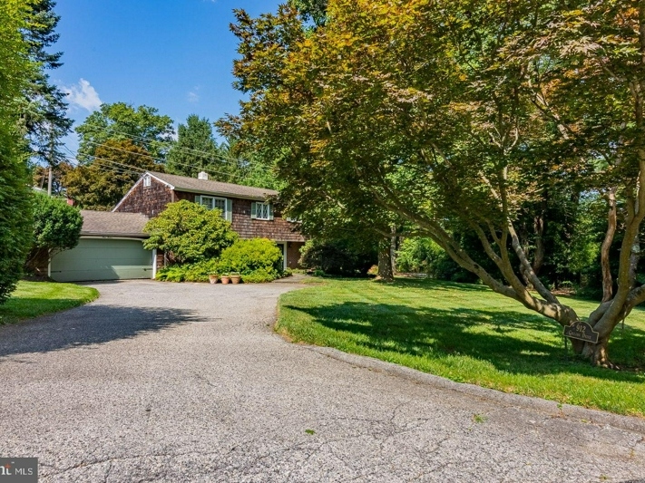 Wow House: A secluded Home In the North Hill Community Of West Chester