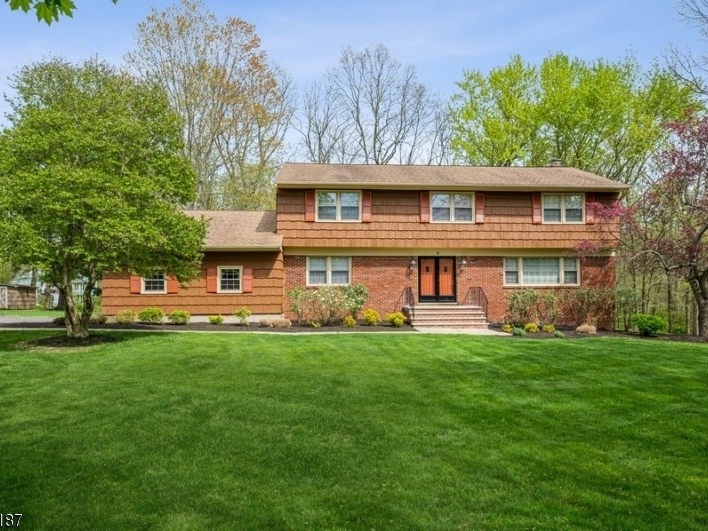 Check Out This $700K Morris Co. Home With Breakfast Nook + Large Deck