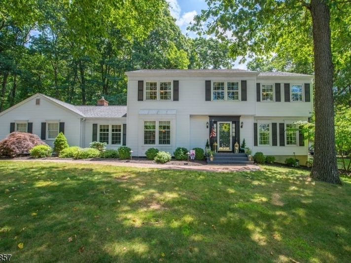 $625K Elegant Colonial Has Hit The Market In Long Valley 