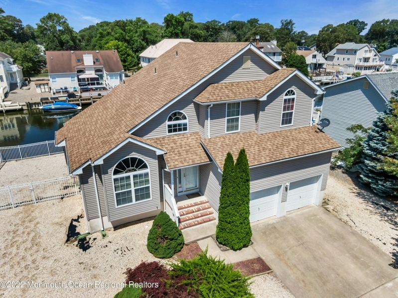 Waterfront Bayville Home Great For Entertaining