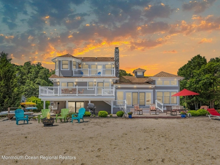 $1.2 Million Bayville Home Has Stunning Toms River Views