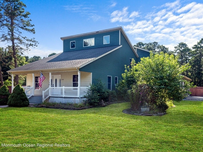 Luxurious Lacey Home Backs Up To Bamber Lake: Take A Look