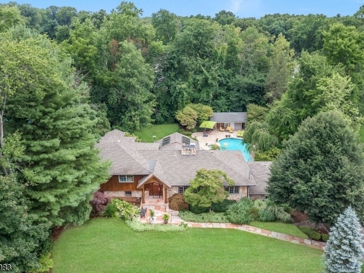 Come Visit This 'Comfy-Cozy' Beautiful Home In Wyckoff