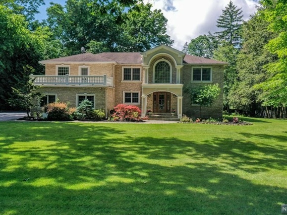 Make This Captivating, Well-Maintained Smart Home In Wyckoff Your Own