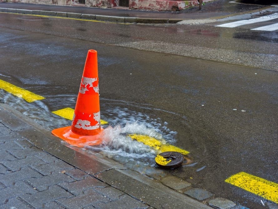 Elected officials from Forest Hills want federal funding to upgrade sewers and catch basins in Queens, according to a joint statement from the pols. 