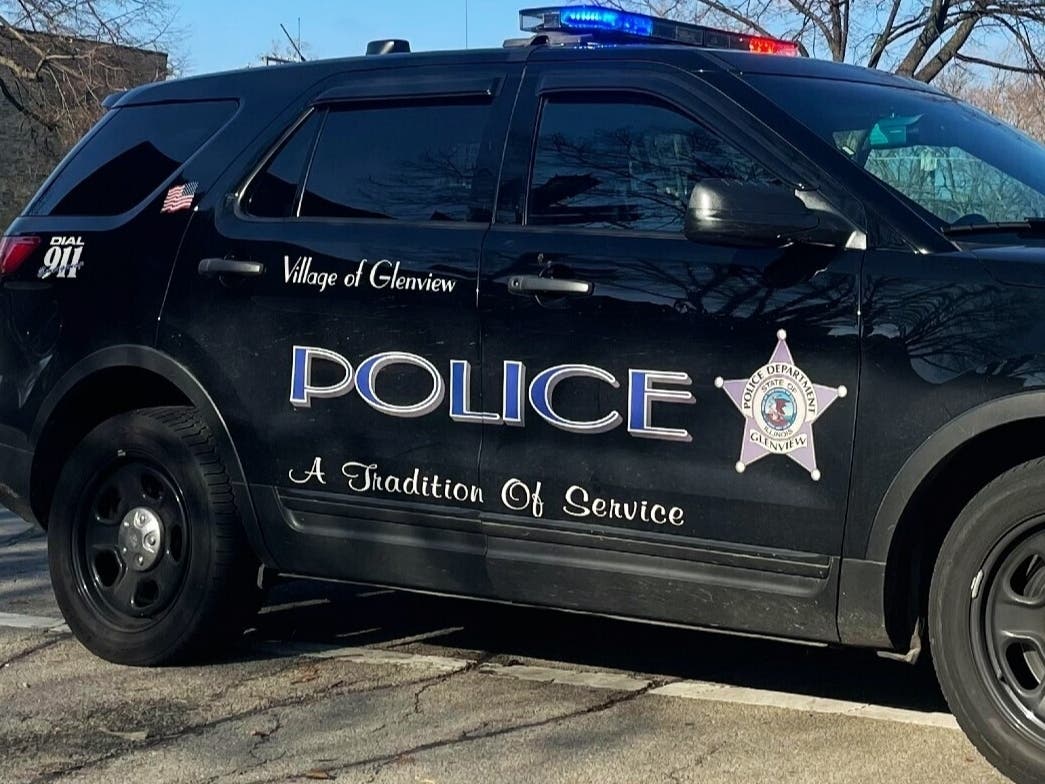 Residents Receive Threatening Online Messages: Glenview Police Blotter