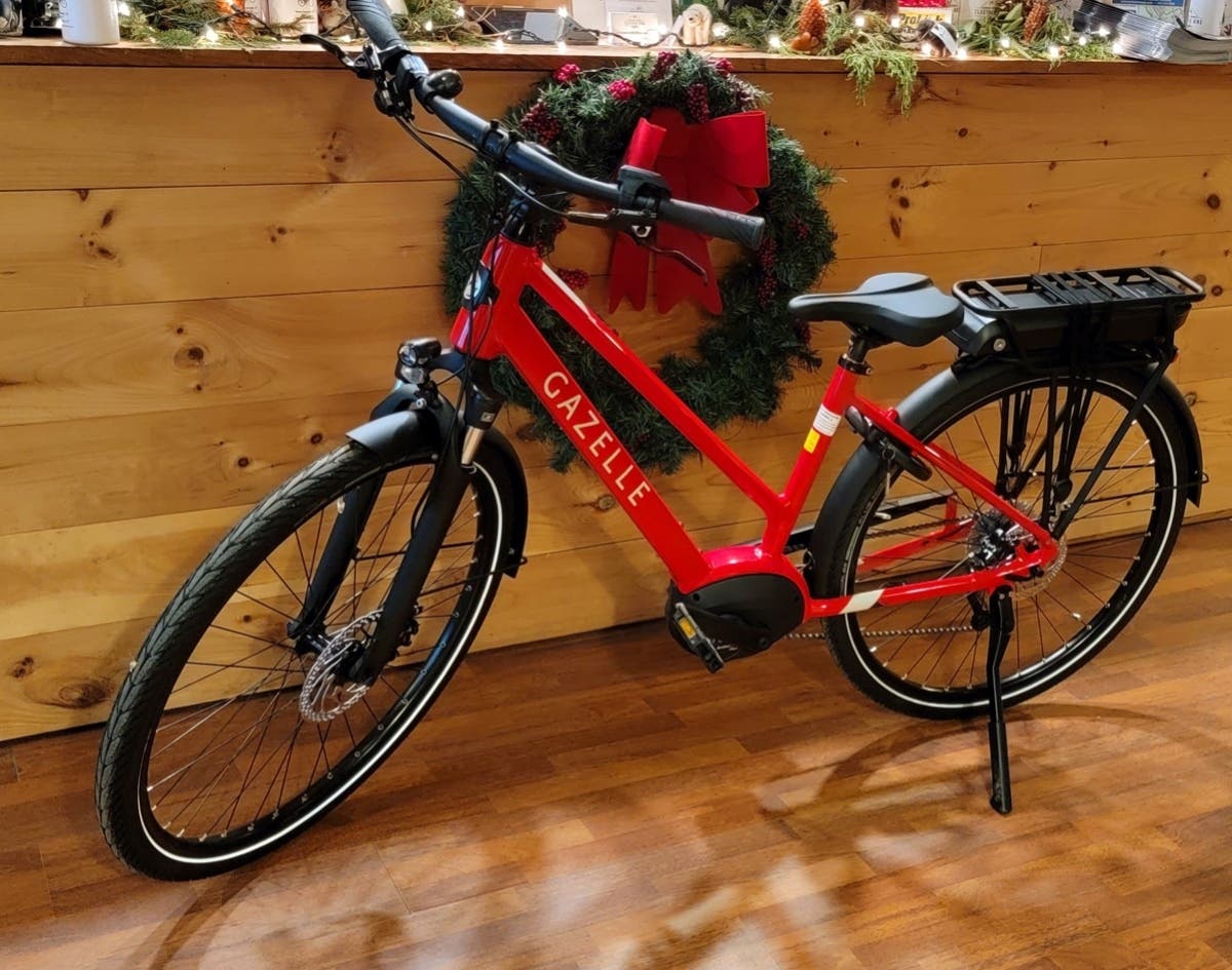 WIN THIS ROYAL DUTCH GAZELLE MEDEO T9 FROM COVERED BRIDGE ELECTRIC BIKE!
