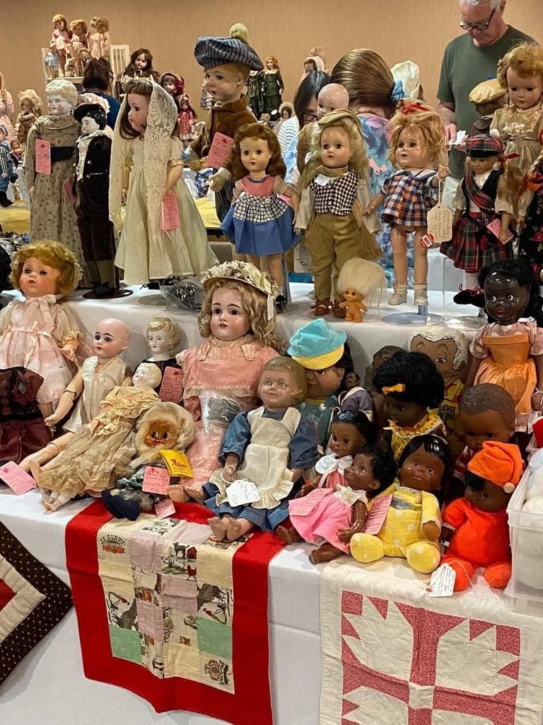 Delightful Dolls of So Ca Show and Sale