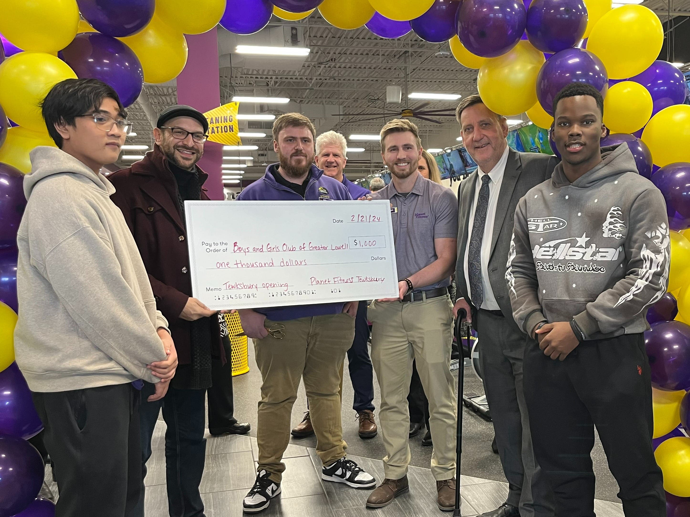 Planet Fitness Tewksbury Kicks Off Grand Opening with $1K Donation to Boys & Girls Club