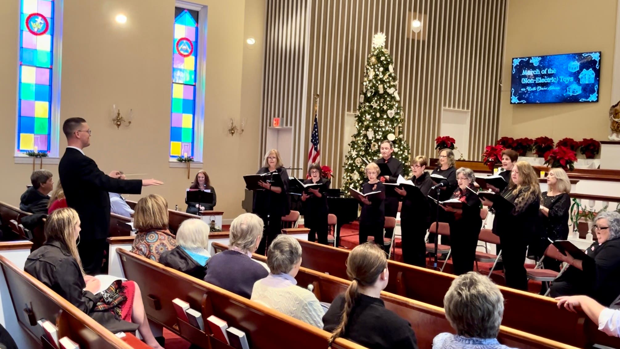 Soundwaves Chorale Seeks Singers for Holiday Concert